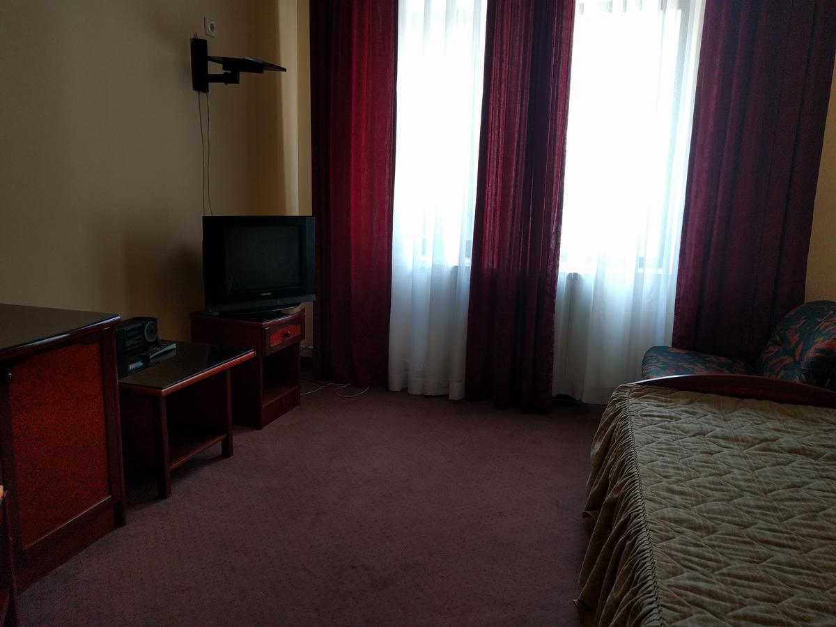 Hotel Vodno Skopje Bagian luar foto