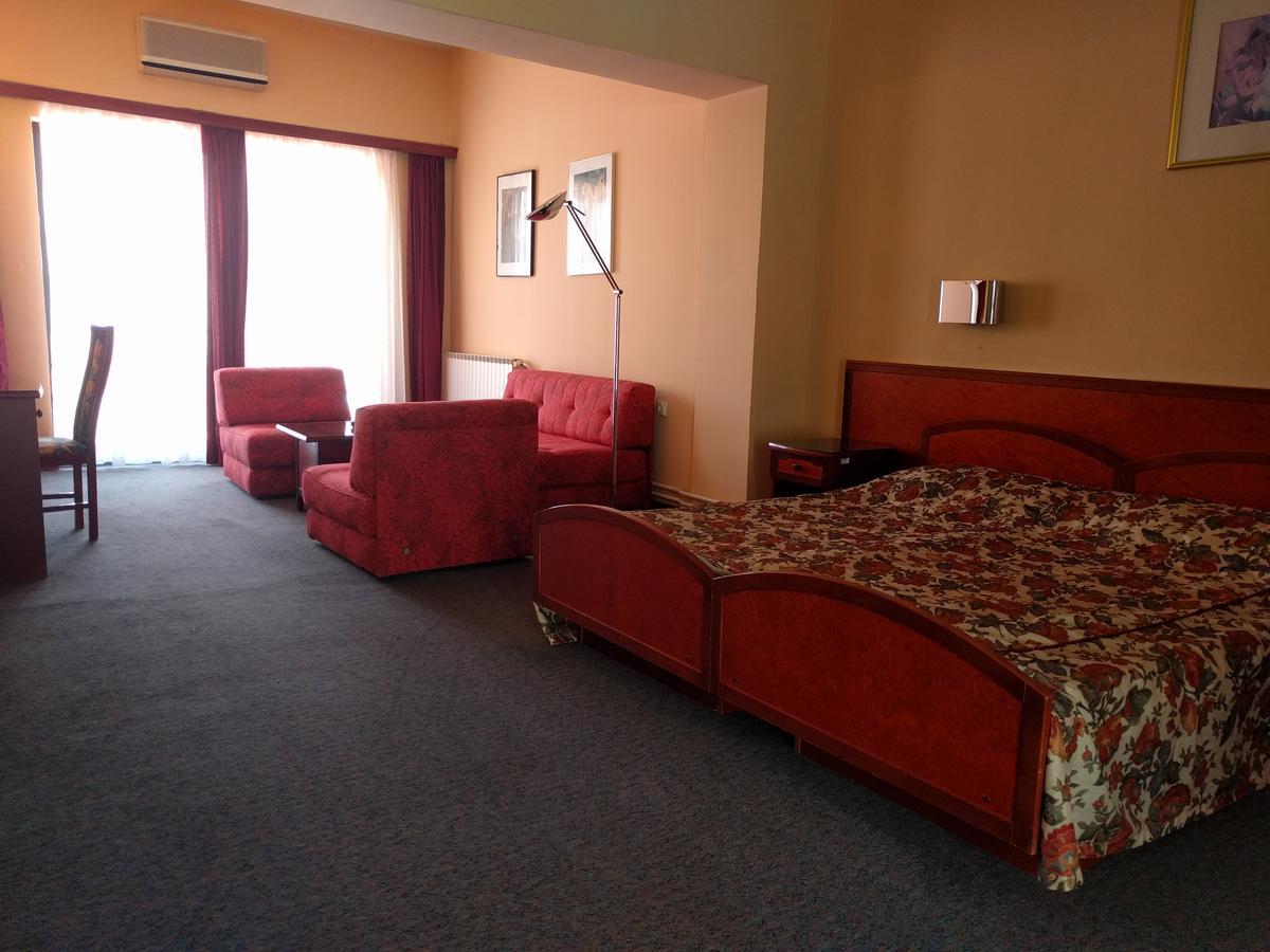 Hotel Vodno Skopje Bagian luar foto