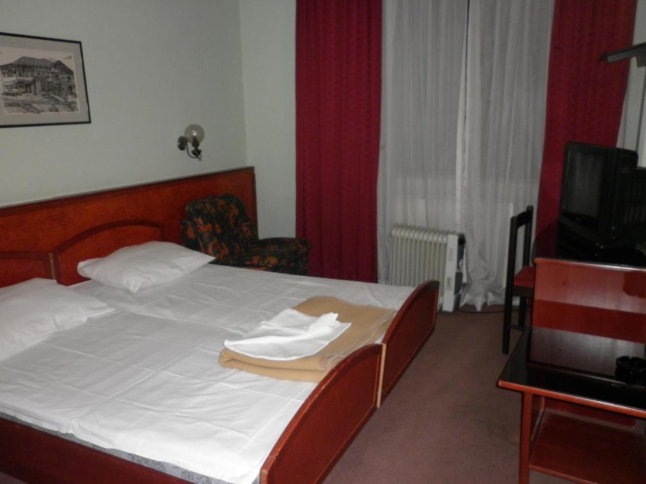 Hotel Vodno Skopje Bagian luar foto